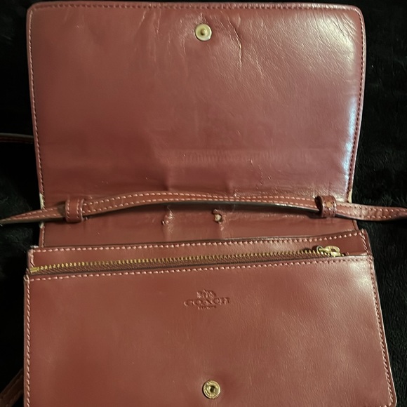 coach flower crossbody - Picture 3 of 3